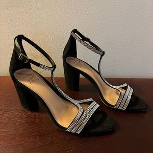 INC Black Suede Block Heel Sandal Silver T-strap 6.5